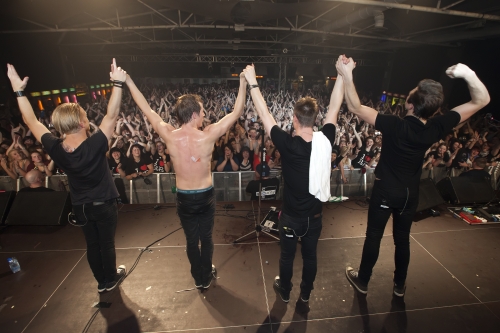 32 (1) (1) (1) (1) (1) (1) (1) (1) (1) (1)