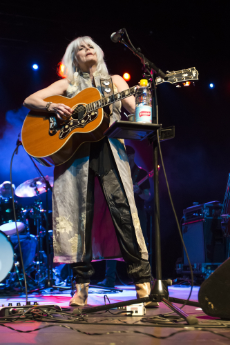 Emmylou-Harris-03