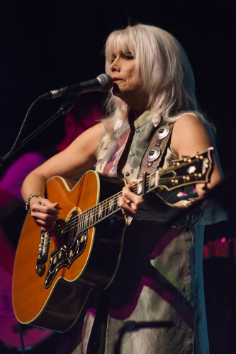 Emmylou-Harris-08