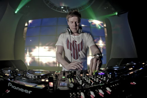 Ferry-Corsten-07
