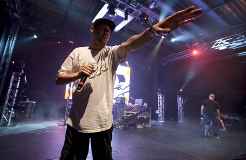 Hilltop-Hoods-01 (1) (1) (1) (1) (1) (1)