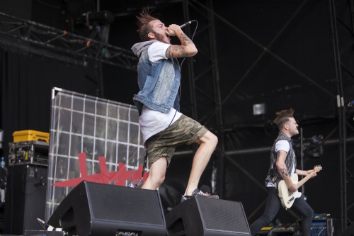 House-Vs-Hurricane-03