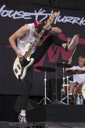 House-Vs-Hurricane-04