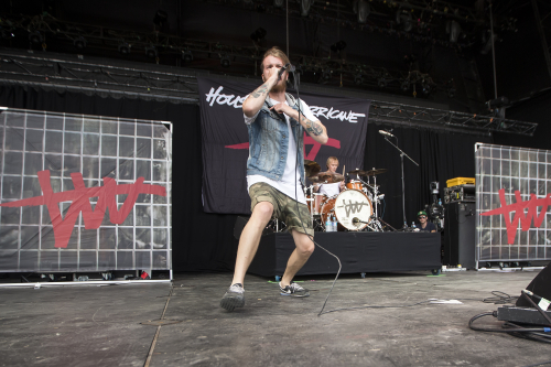 House-Vs-Hurricane-05