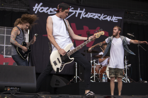 House-Vs-Hurricane-08