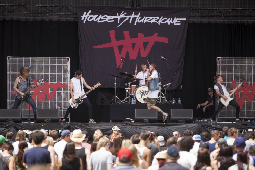 House-Vs-Hurricane-09