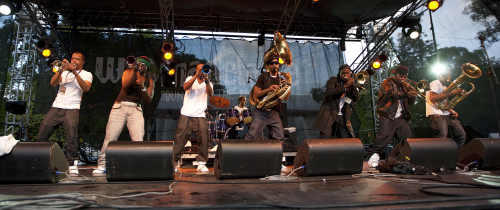 Hypnotic-Brass-Ensemble-04