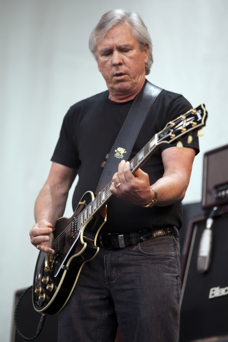 Iggy-And-The-Stooges-07