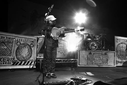 Michael-Franti-And-Spearhead-02 (1)