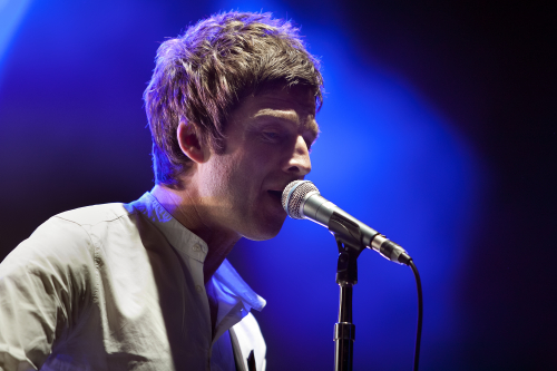 Noel-Gallaghers-High-Flying-Birds-01