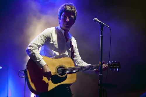 Noel-Gallaghers-High-Flying-Birds-03