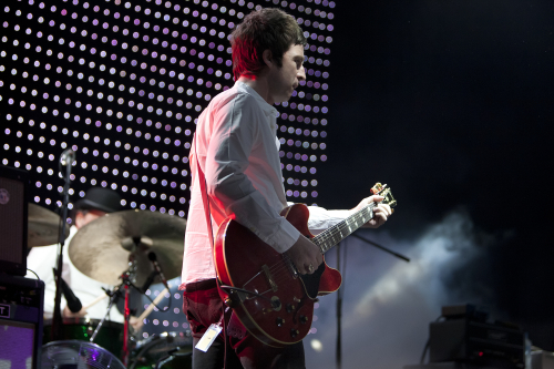 Noel-Gallaghers-High-Flying-Birds-05