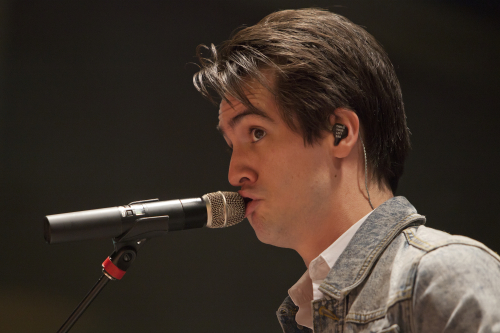 Panic-At-The-Disco-05