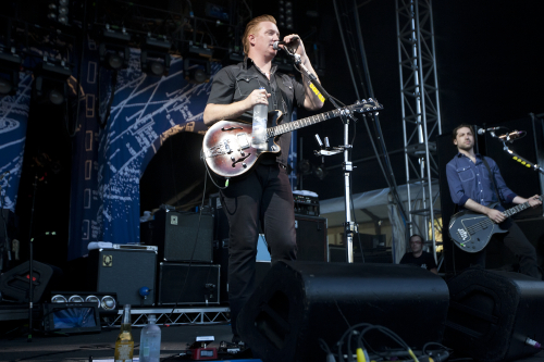 Queens-Of-The-Stone-Age-03