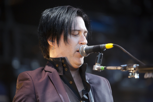 Queens-Of-The-Stone-Age-05