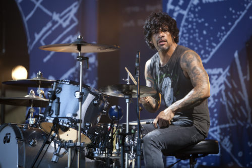 Queens-Of-The-Stone-Age-07