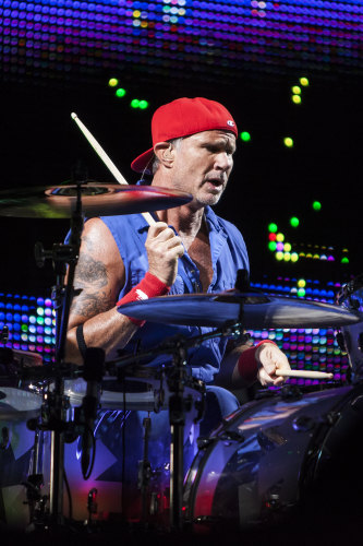 Red-Hot-Chili-Peppers-02