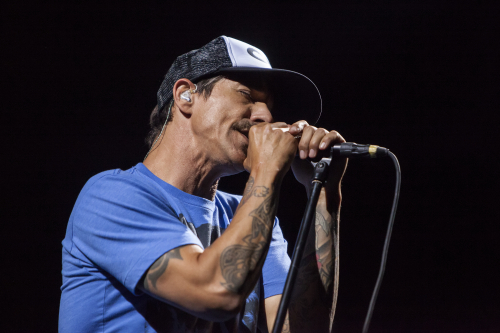 Red-Hot-Chili-Peppers-07