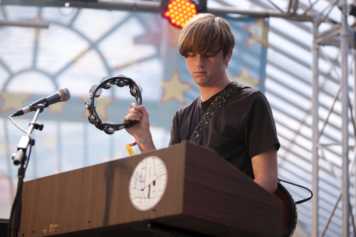 Ride-Into-The-Sun-04