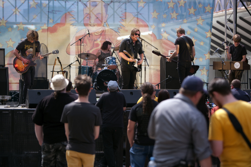 Ride-Into-The-Sun-09