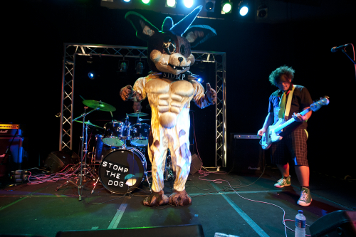 Stomp-The-Dog-08