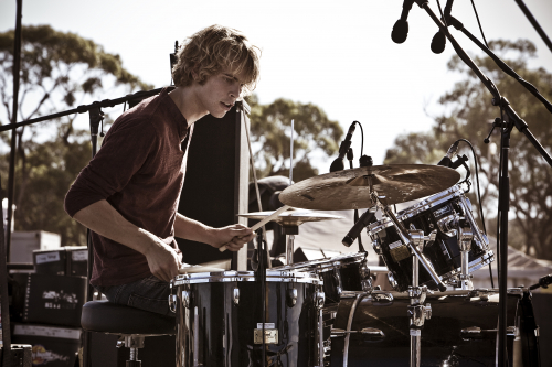 Tame-Impala-07 (1) (1) (1)