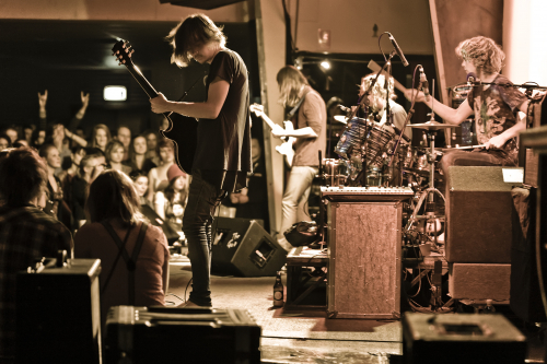 Tame-Impala-08 (1) (1) (1) (1)