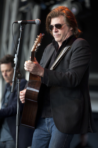 Tex-Perkins-And-The-Dark-Horses-02