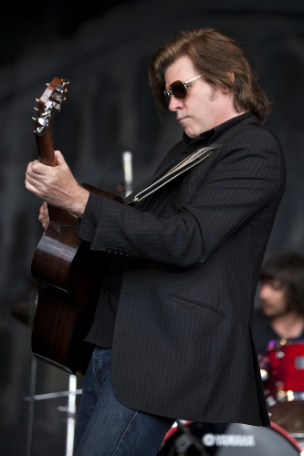 Tex-Perkins-And-The-Dark-Horses-08