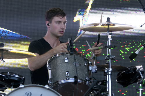 The-Naked-And-Famous-04