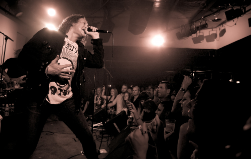 The-Screaming-Jets-03