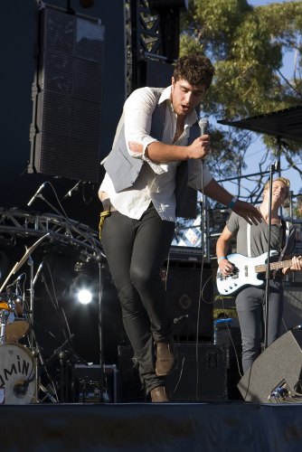 The-Shiny-Brights-02 (1)