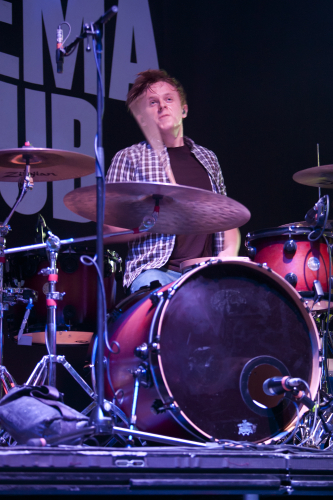 Two-Door-Cinema-Club-03