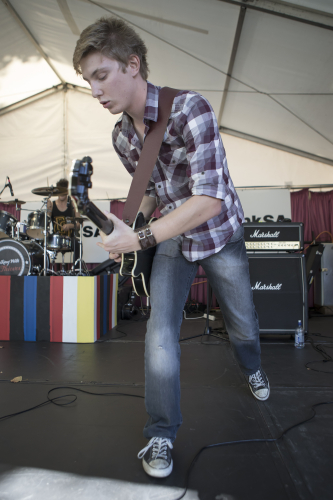 Walking-With-Thieves-02