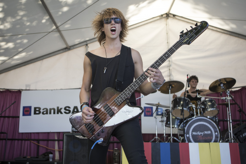 Walking-With-Thieves-05