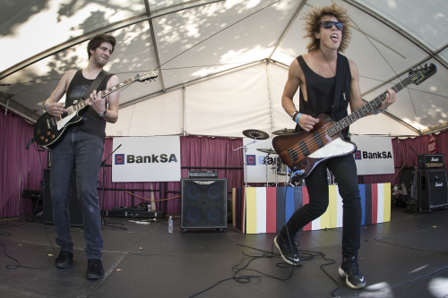 Walking-With-Thieves-07