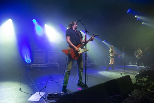 amyl and the sniffers the world is a vampire festival 10