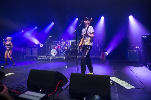 amyl and the sniffers the world is a vampire festival 13