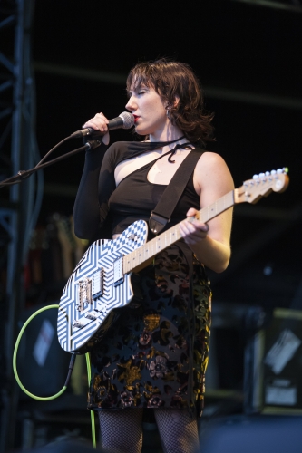 body type sydney opera house forecourt 01