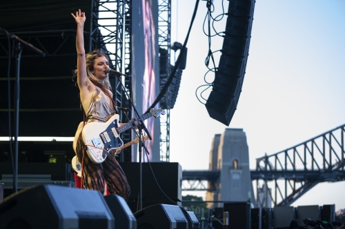 body type sydney opera house forecourt 07
