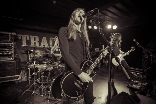 cage-the-gods-07 (1)