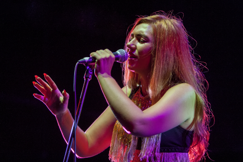 clairy-browne-the-bangin-rackettes-01