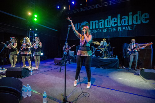 clairy-browne-the-bangin-rackettes-06