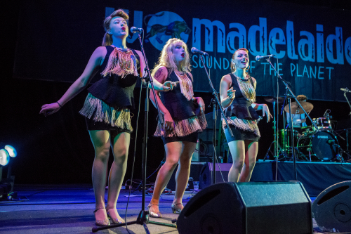 clairy-browne-the-bangin-rackettes-07