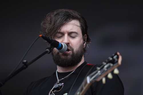 courteeners yours and owls 2025 06