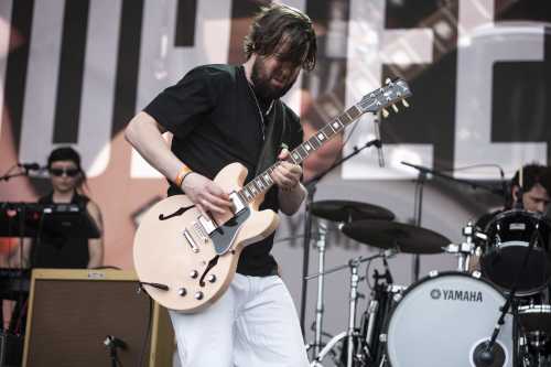 courteeners yours and owls 2025 09