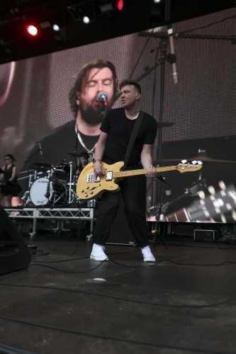 courteeners yours and owls 2025 11