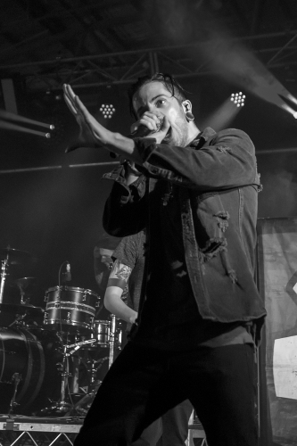 crown the empire sydney soundwave 15 05