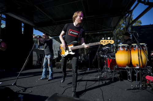 frankies world- famous house band uncaged festival 01