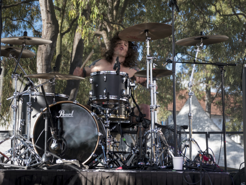 frankies world- famous house band uncaged festival 17